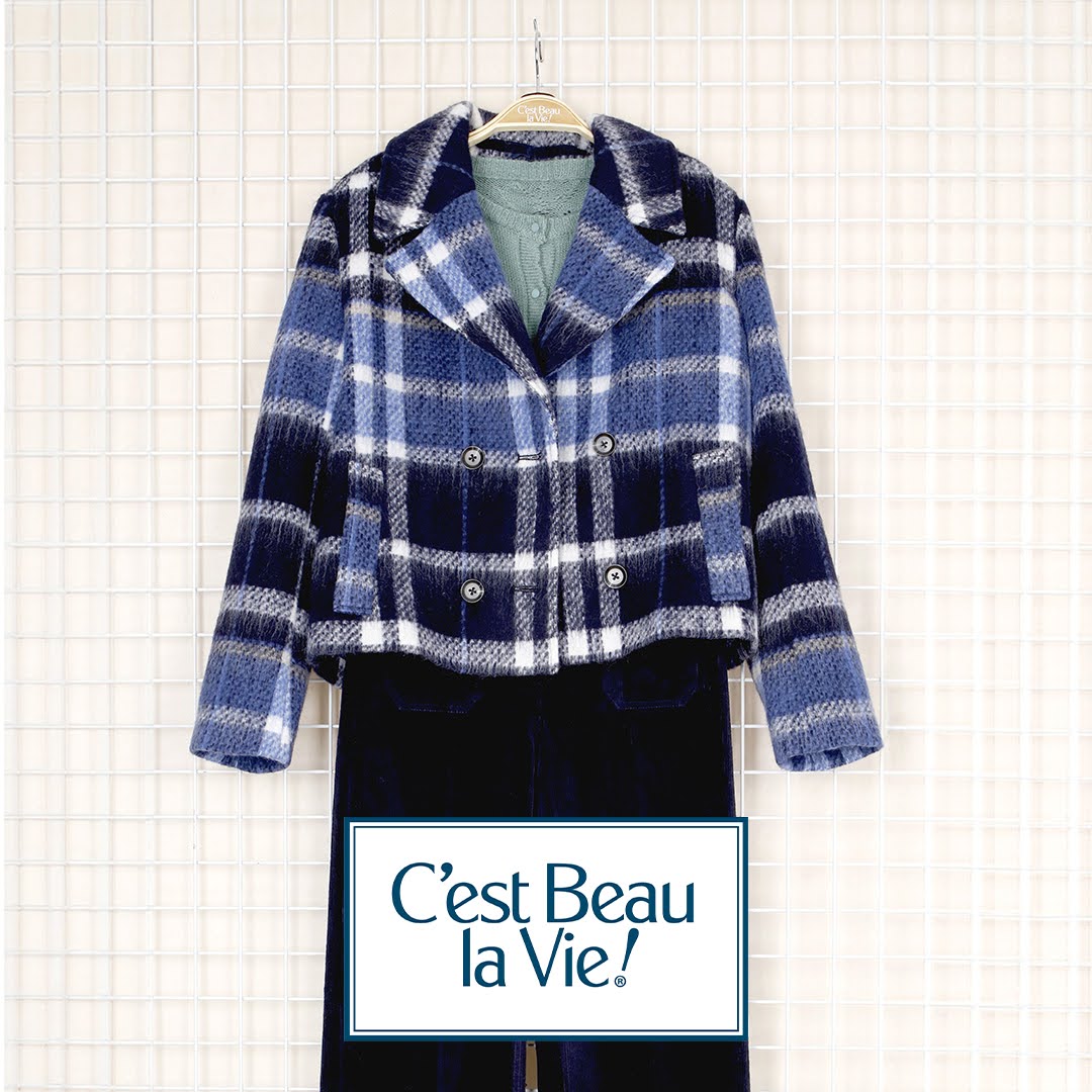 AH25_C_EST BEAU LA VIE_LADY_LIKE (27)