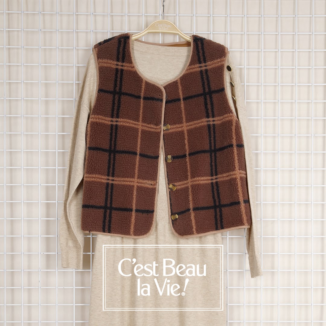 AH25_C_EST BEAU LA VIE_ROMANTIC_ISLAND (13)