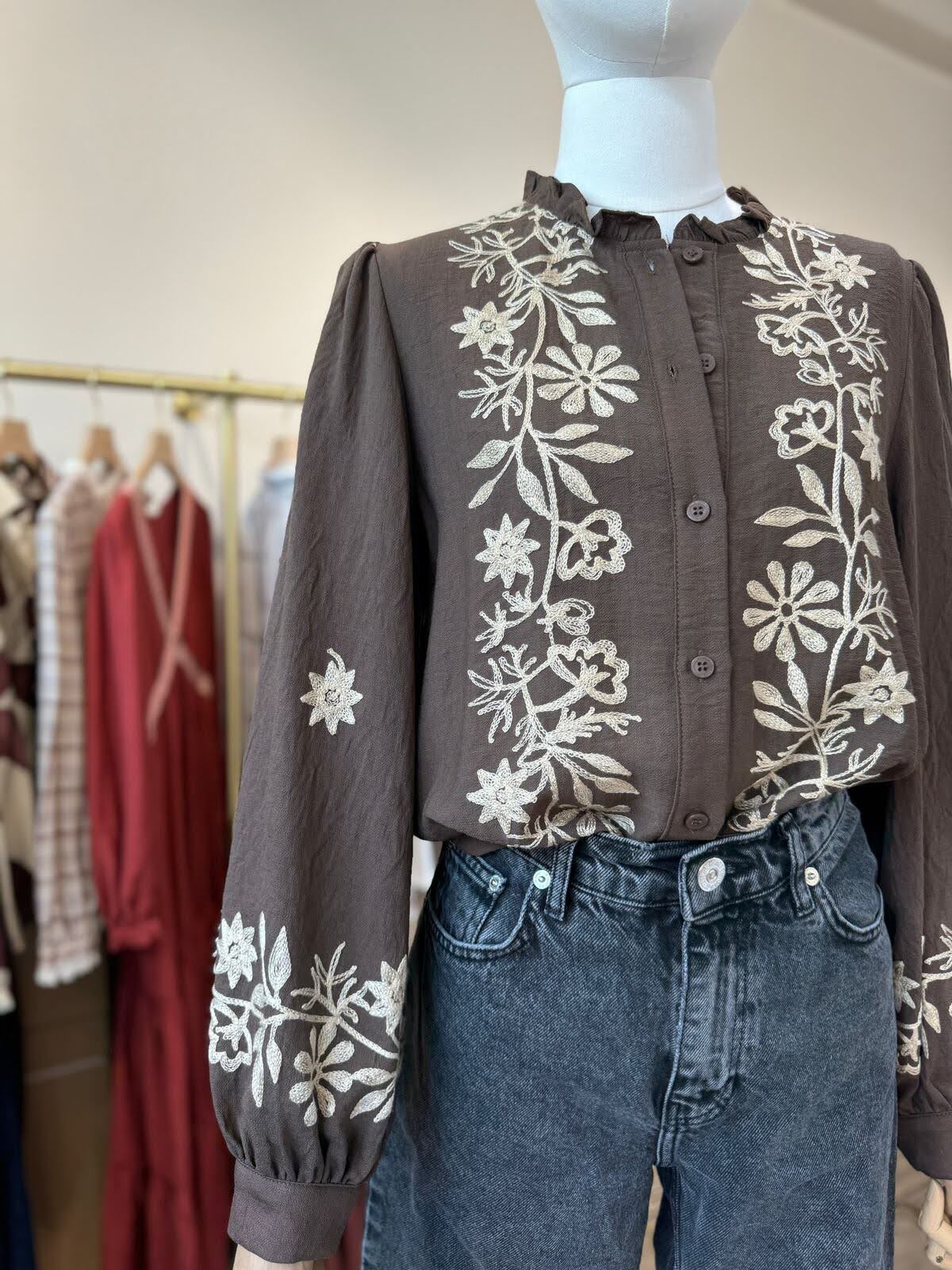 blouse-brodee_chocolat_68a5c906db0b7