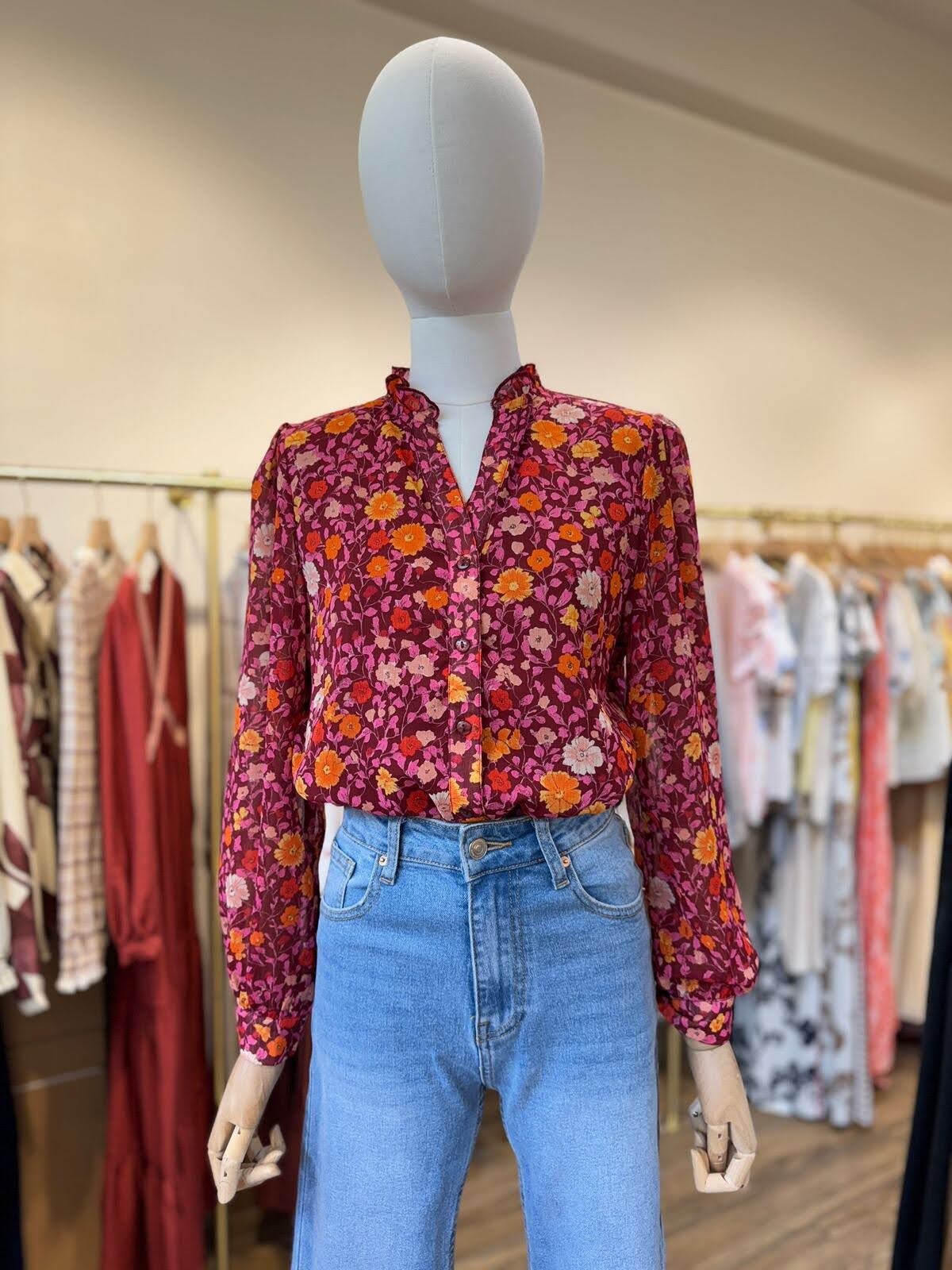 blouse-col-a-volant-boutonnee-devant_bordeaux_68a5b46b2aae2