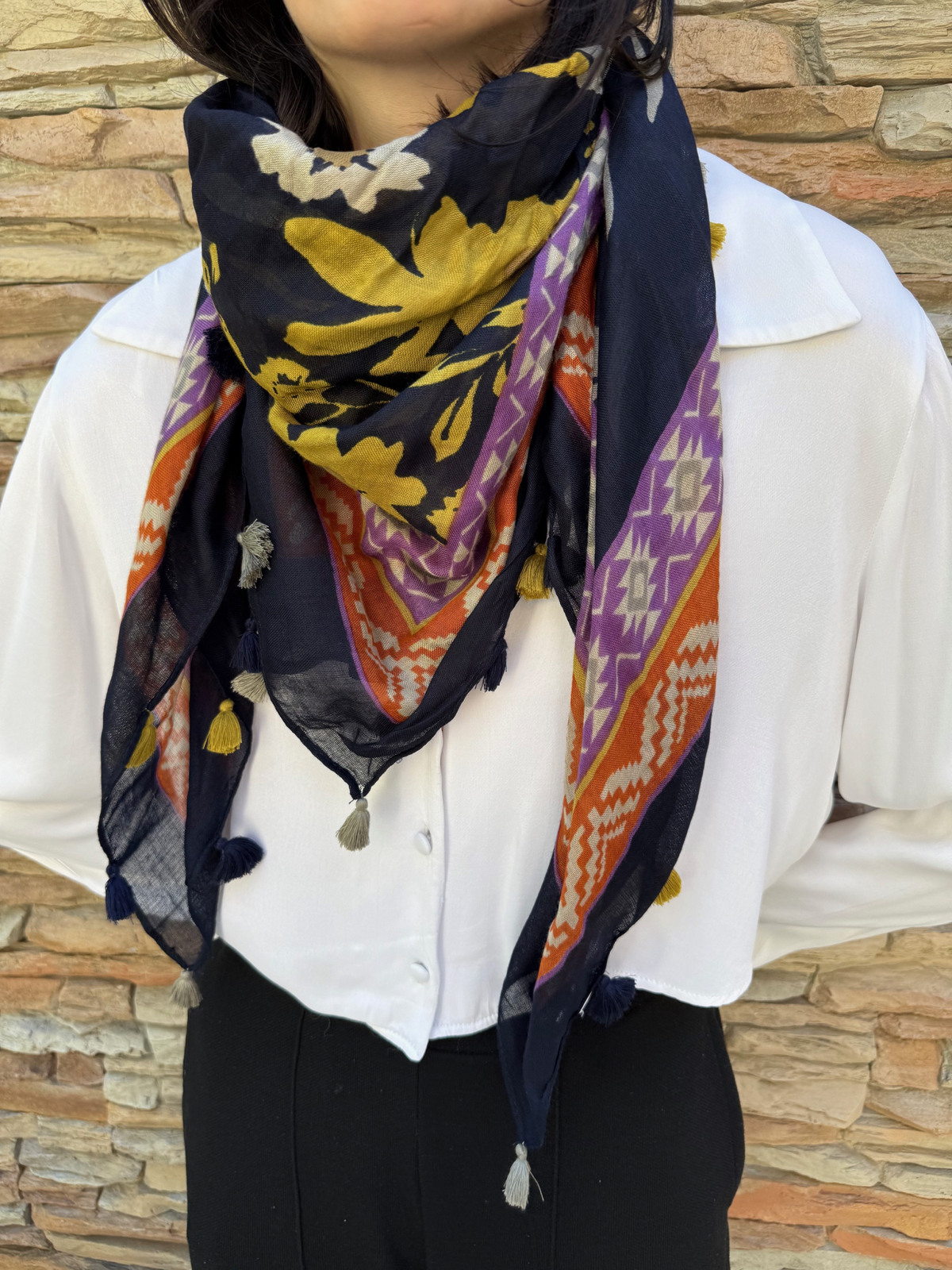 echarpe-carre-femme_marine_68cd1d3620dc7