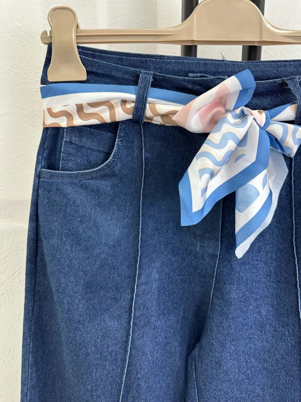 pantalon-avec-bande-coloree_bleu-roi_696907206eaef