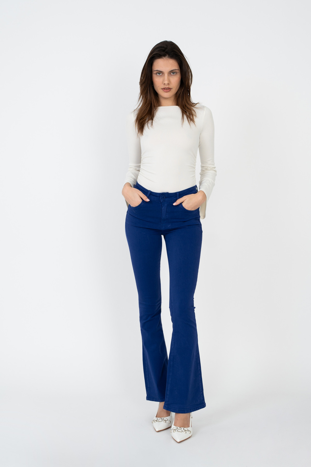 pantalon-slim-flare-en-couleur-push-up_bleu-fonce_678bd5b3138f5