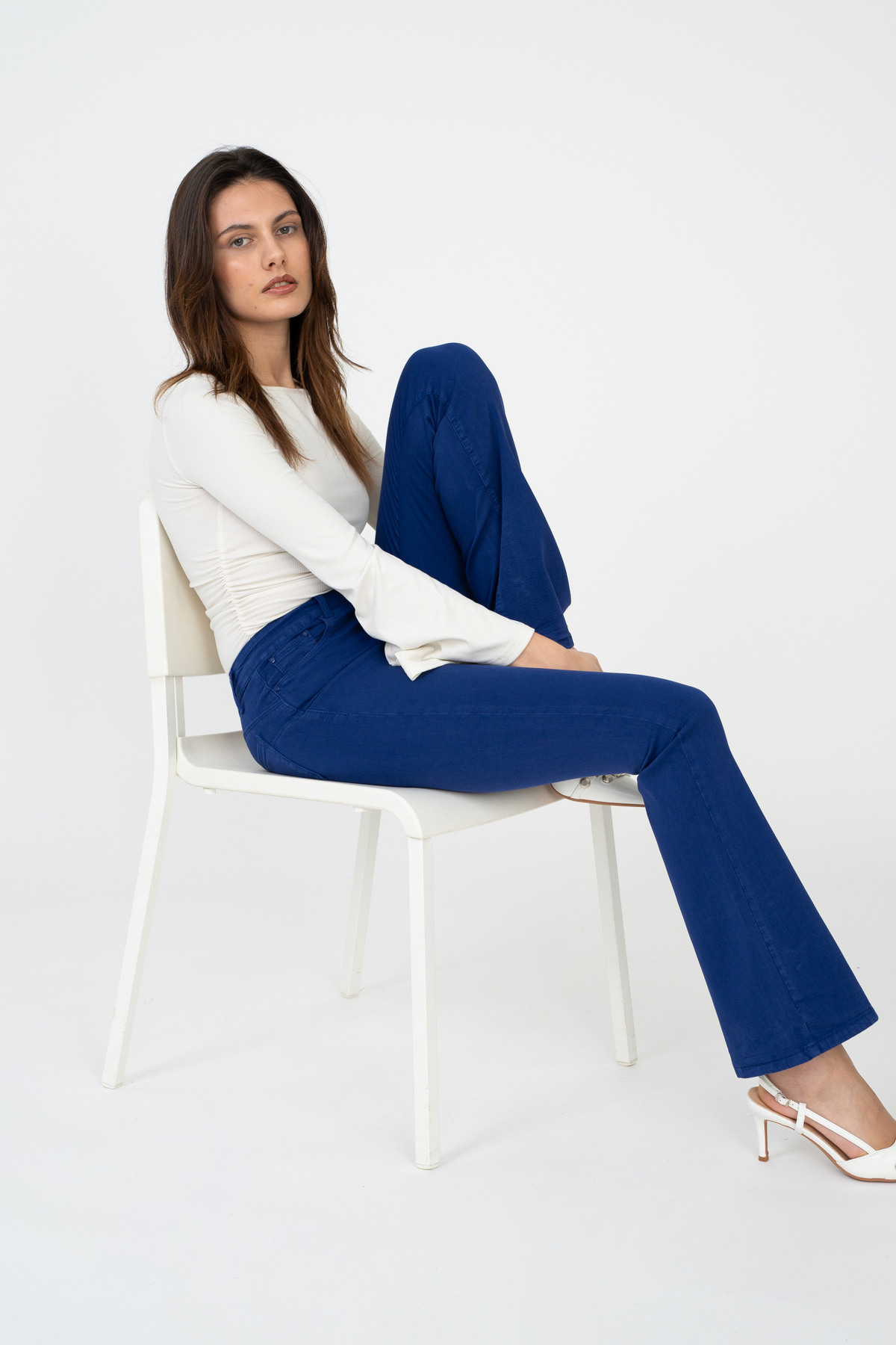 pantalon-slim-flare-en-couleur-push-up_bleu-fonce_678bd5ba03837